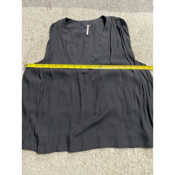 Free People Sleeveless Pleated Top V Neck Blouse Womens Size Small Layered Black - Picture 4 of 10